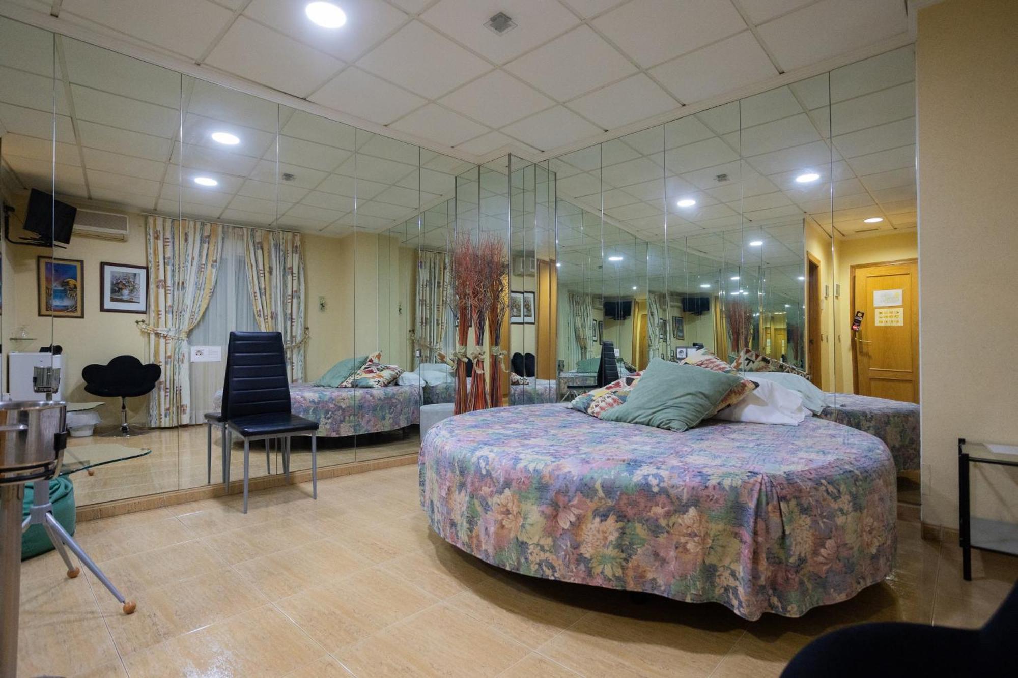 Hotel Beatriz Burriana Buitenkant foto